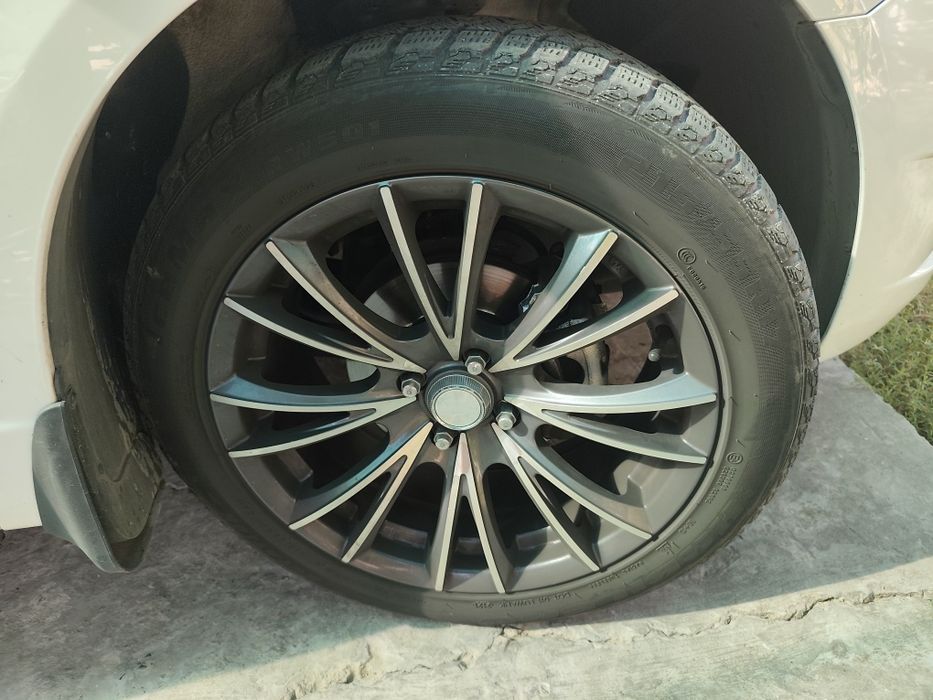 Продам диско банан 215 /55 /R17 /94H WROTATION