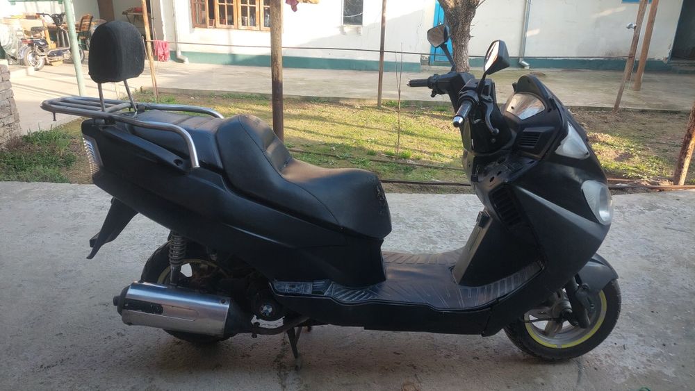 Скутер корейский 125 куб DAELIM