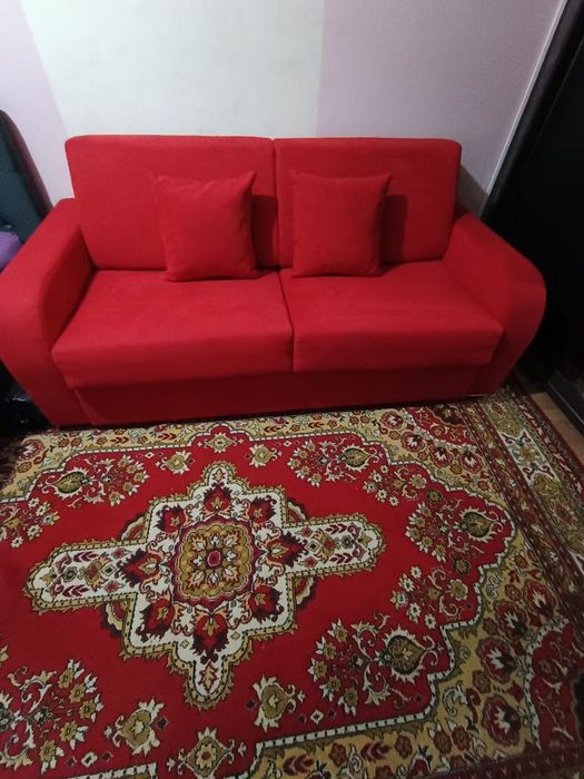Отдaм дapoм диван