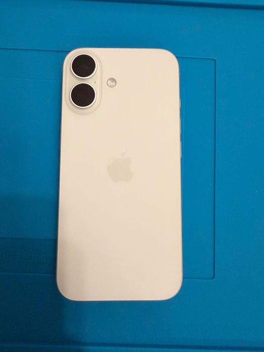 iPhone 16 -White на части цели не се продават