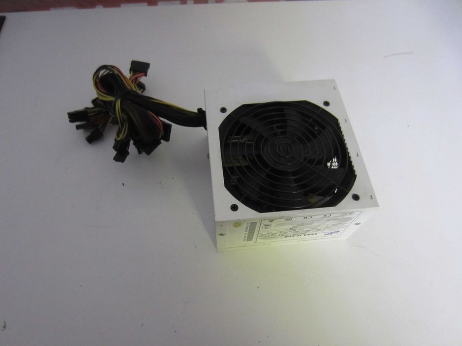 Бяло захранване  FSP 550W
