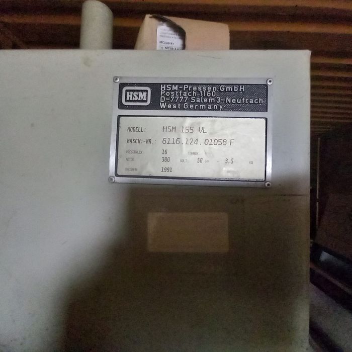 Vand presa de balotat cartoane/plastic,HSM 155 VL