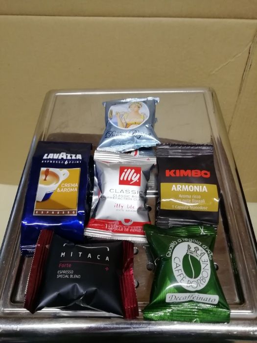 Кафемашина lavazza point + 50 капсули Лаваца