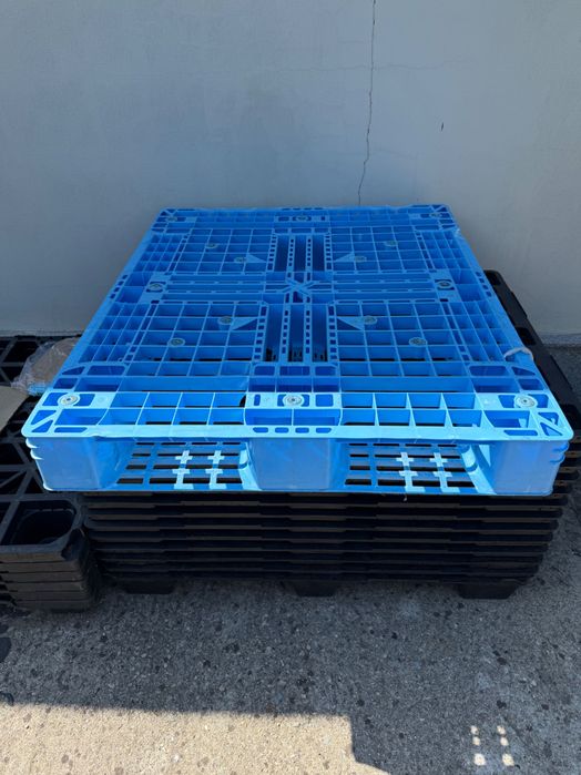 Пластмасови палета 100х120