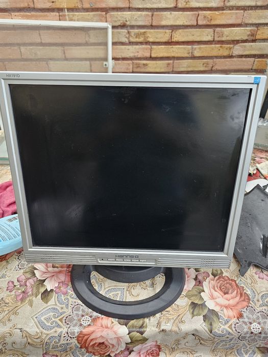 MONITOARE LCD 17" și 19" – Samsung / Hanns-G / BenQ / V7 – FUNCȚIONALE