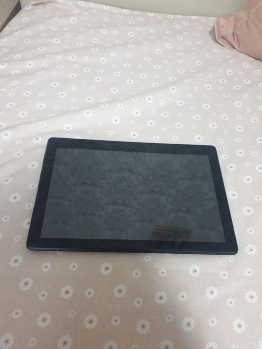 Vând tabletă lenovo