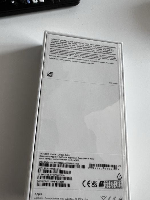 Нов Запечатан iPhone 12 64GB Черен Отключен Неактивиран