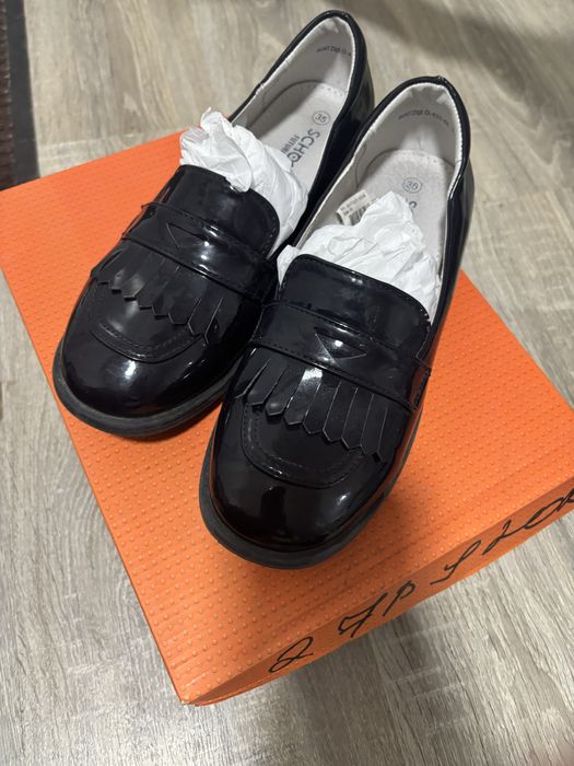 Натуральные кожанные туфли сменки.