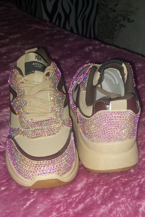 Продам кросовки..