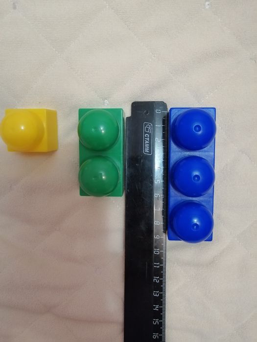 Конструктор "Юниор" Б/У  в контейнере