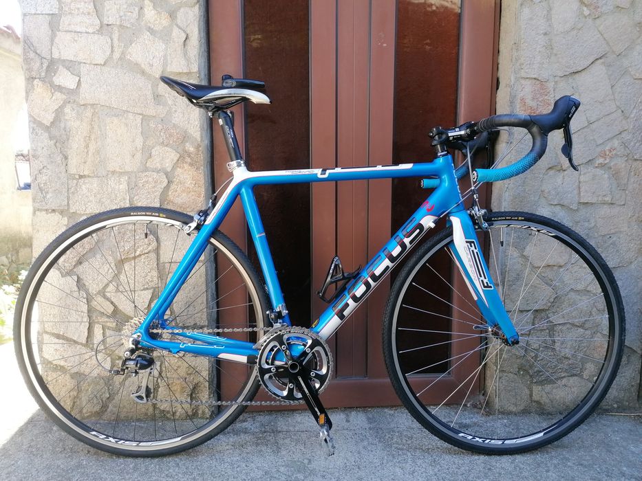 Шосеен FOCUS Carbon, 2*10 Shimano 105