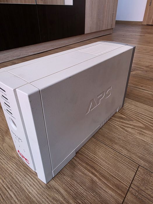 Sursă UPS APC 325VA / 195W – Ideal pentru router, modem sau PC office