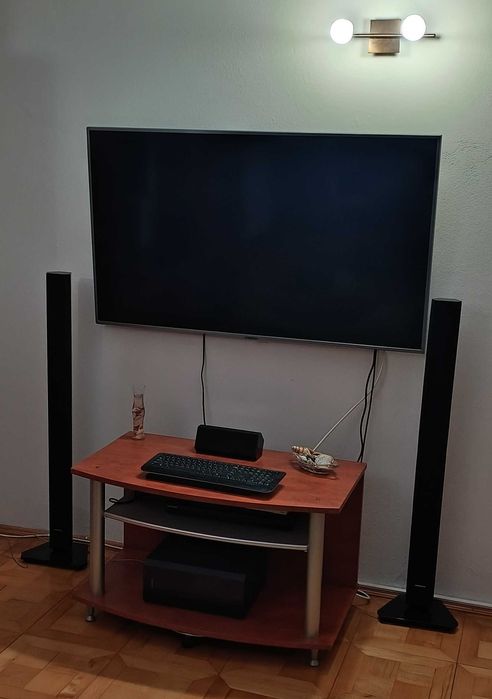 Mobila living și comoda tv