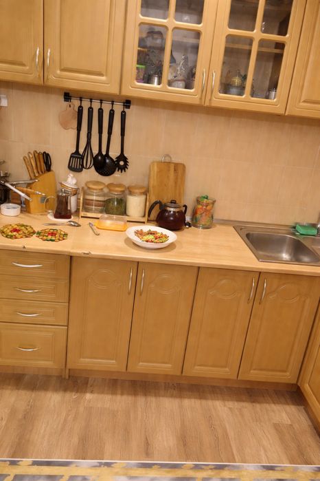 Продам кухонный гарнитур 3 м линейка