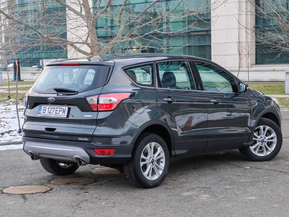 Ford Kuga an 2018 Benzina Panoramic