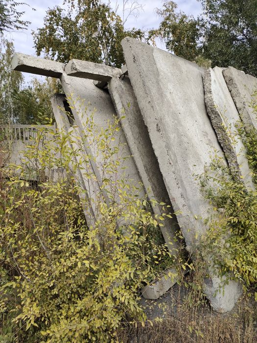 Продам ЖБИ (плиты, лотки, тумбы,т.д)