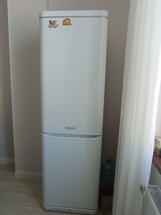 Продам холодильник