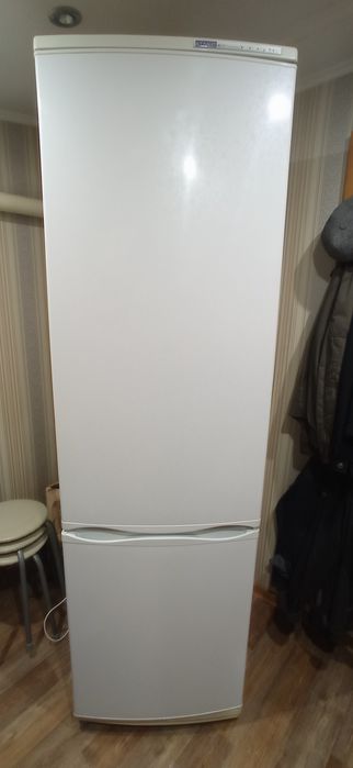Продам НЕрабочий холодильник. Требуется ремонт