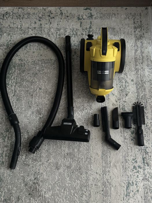 Пылесос: Karcher VC 3 Plus в отличном состоянии