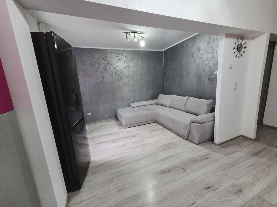 Pf inchiriez apartament 4-3 camere