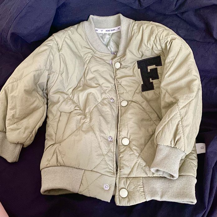 Продам детские курточки