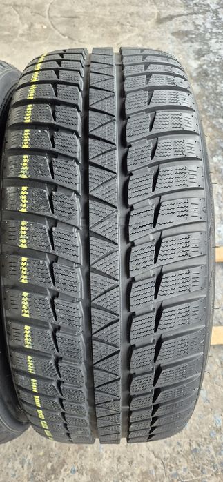 2 anvelope iarna runflat noi Falken 245/40/21.Pretul este pe bucata.
