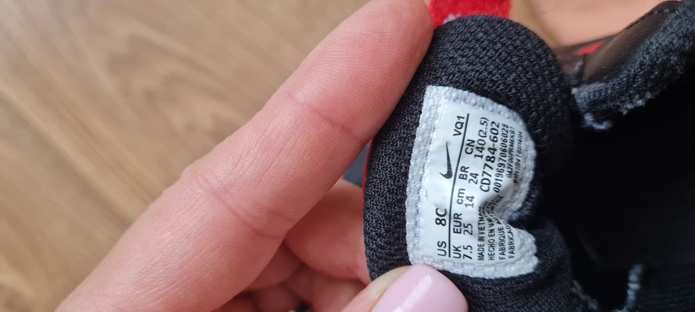 Маратонки Nike 25н