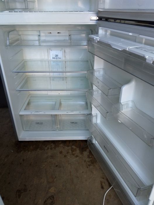 Frigider LG Inox-Argintiu,lățime 86cm, înălțime 180cm