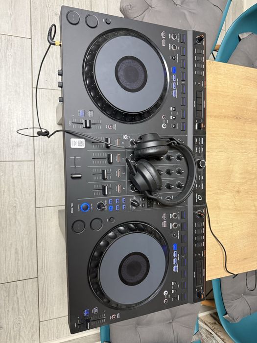 Pachet DJ  Alphatheta(pioneer) DDJ-GRV 6, M-Audio BX8 D3, casti AIAIAi