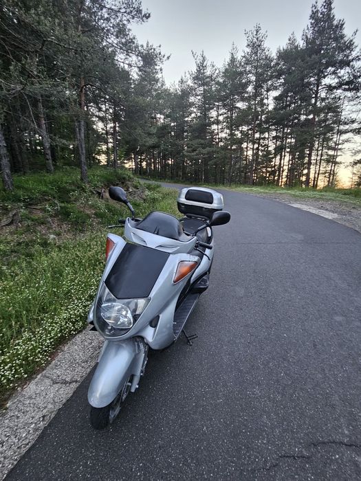 4-цилиндров скутер Honda