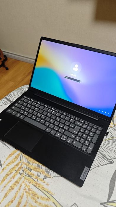 Ноутбук Levovo v15 G3. i3 1215U / RAM 12 GB / 1TB / FULL HD