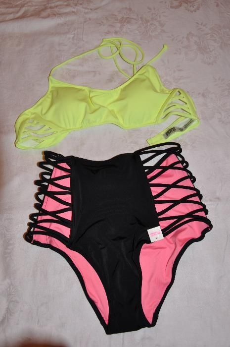 Costum de baie in 2 piese colectia Pink de la Victoria Secret