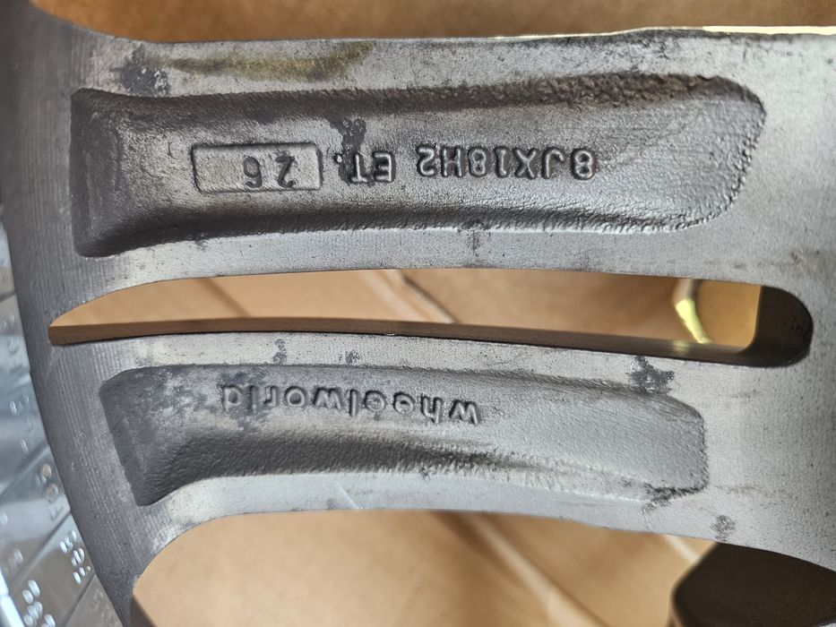 Jante audi R18 2 din ele sunt crapate