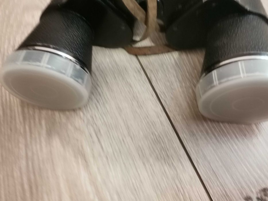 Стар масивен бинокъл