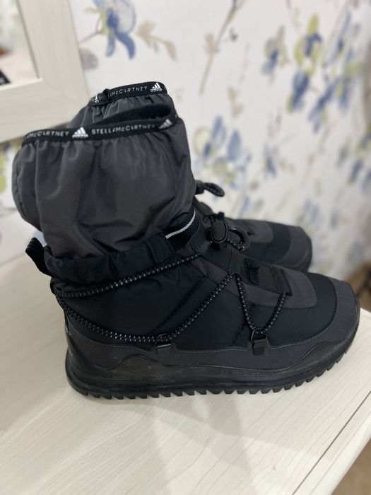 Продаю дутики Adidas by Stella McCartney