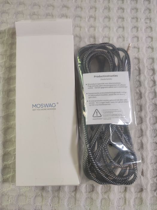 аудио кабел AUX 3.5mm (жак мъжко към мъжко)аудио кабел AUX 3.5mm (жак мъжко към мъжко)