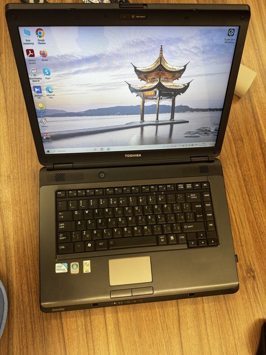 Toshiba Satellite L300-222 / 4GB RAM / 240GB SSD / Windows 10