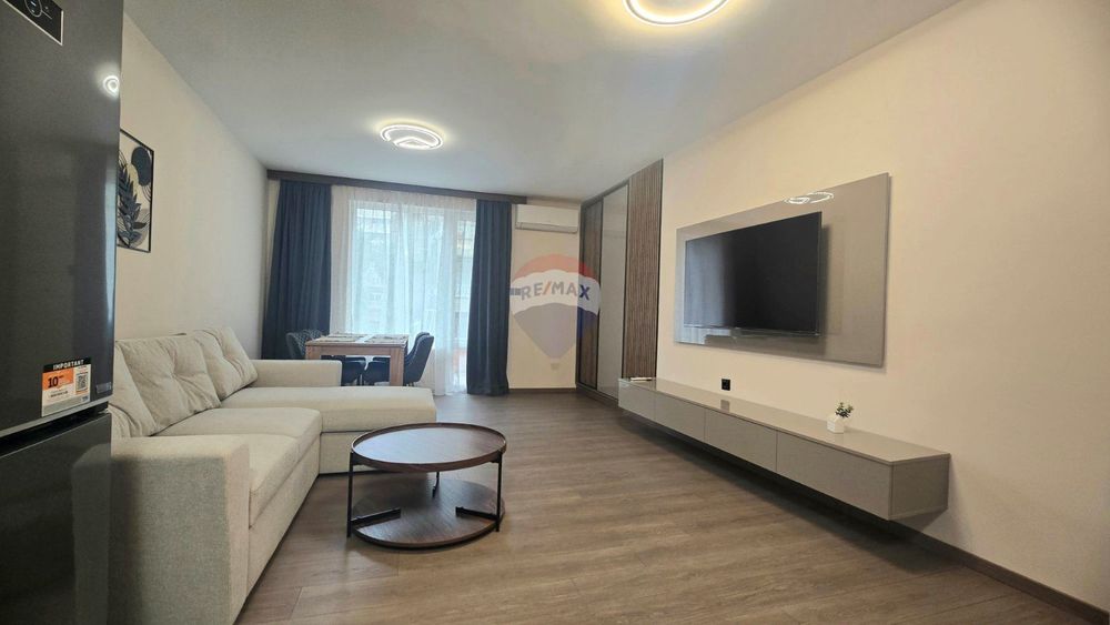 Дава се под наем Тристаен апартамент в Варна, Бриз - 7024 кв.м за 797.64 € - Снимка #1