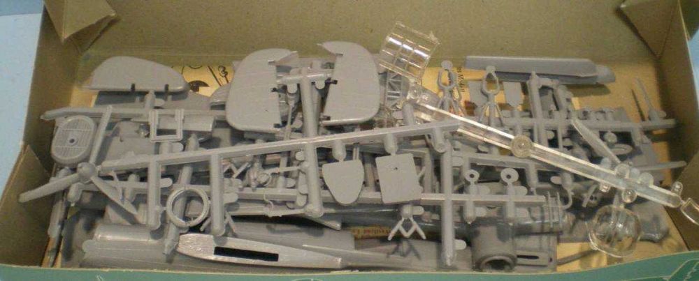 Сборная модель самолета СБ (Д.З.И., 1/72)