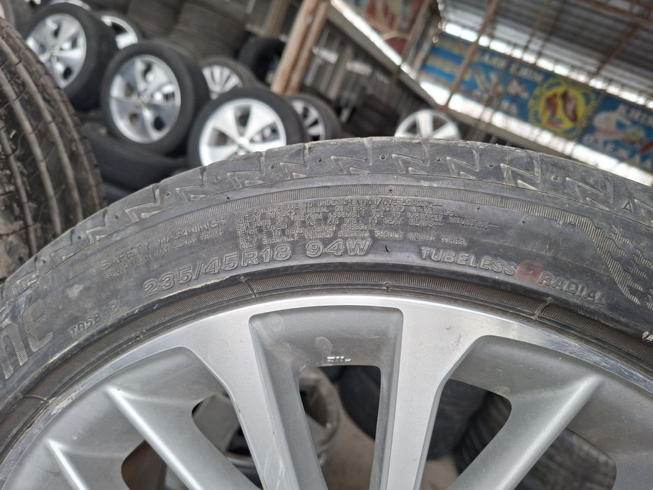 Тойота р18 оригинал привазной диска балон