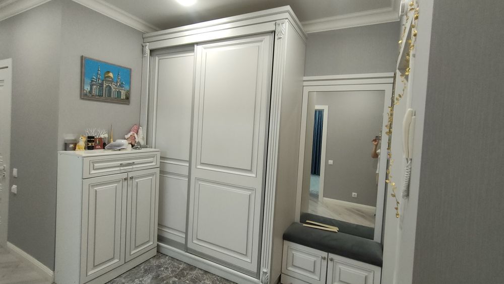 Продам прихожую большую