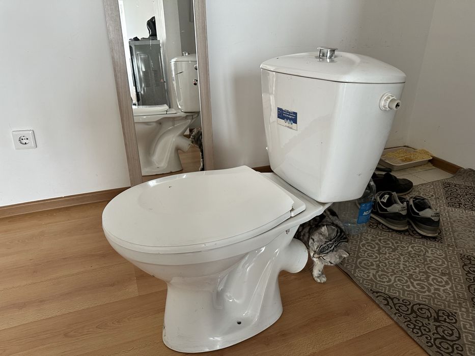 Унитаз б/у…………..