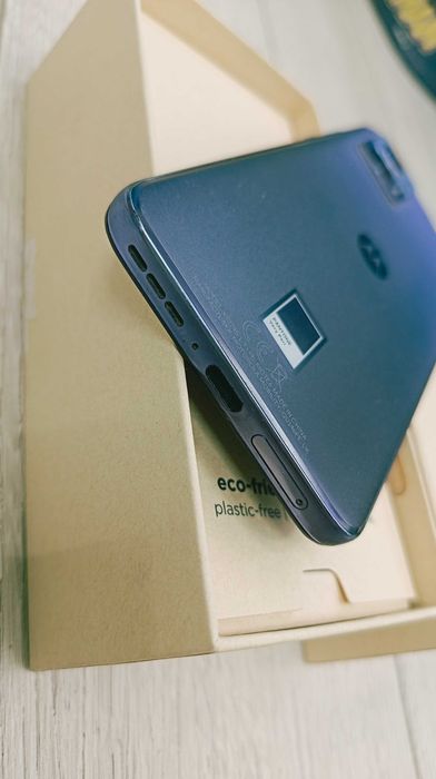 Телефон Motorola Edge 30 neo