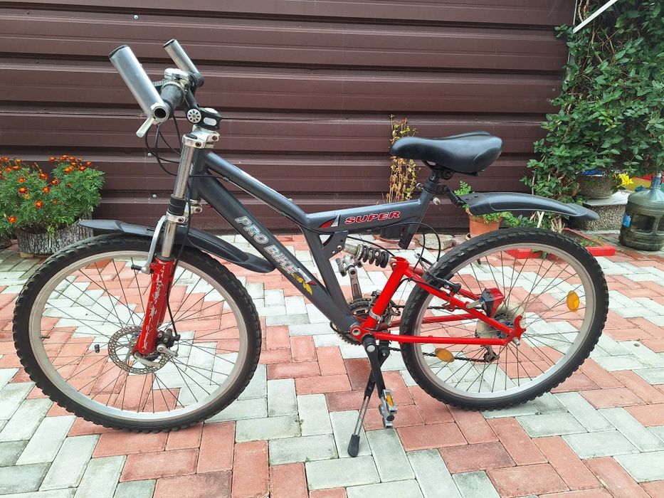 Biciclete Mountain Bike cu suspensii fata si spate