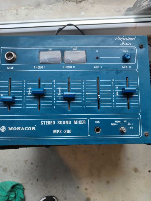 Boxa jbl ,putere si mixer