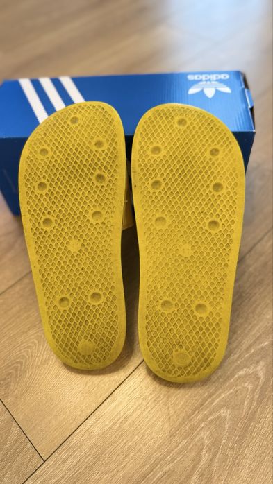Adidas Adilette Sliders / Șlapi mărimea 46 galben stare foarte bună