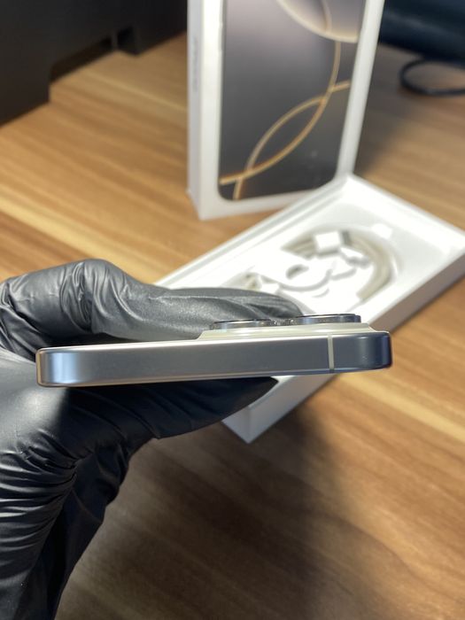 iPhone 16 Pro Max • 256 GB • Natural Titanium