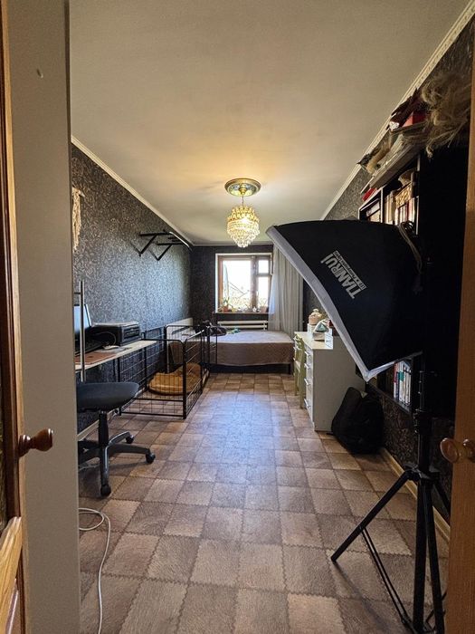 Продам 3 комн квартиру на Янтаре