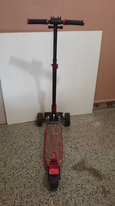 Тротинетка GLOBBER ULTIMUM и тротинетка ORBIT BYOX