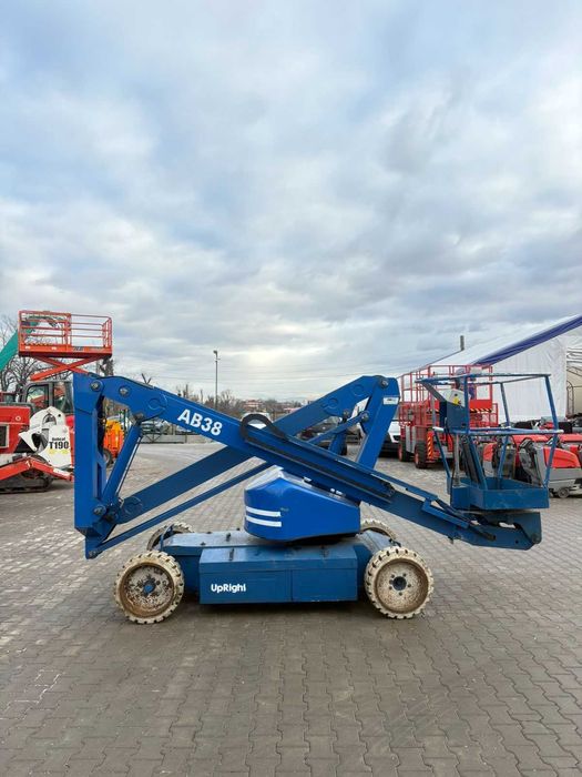 Артикулираща вишка Upright AB38
